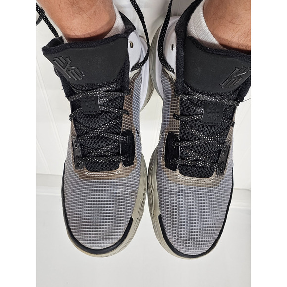 Nike Kyre Flytrap 4 Wolf Gray CT1972-002 Mens Size 9.5 Basketball shoe. - Picture 10 of 10